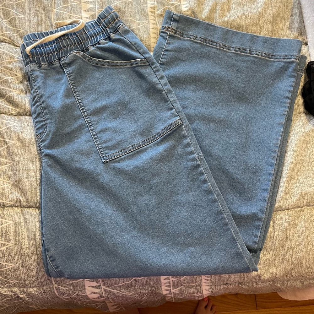 Women’s Wide Leg Jeans